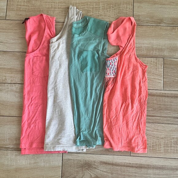 American Eagle Outfitters Tops - Womens Bundle of 4 Tank Tops - S